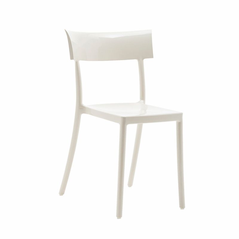 Weißer Catwalk Stuhl von Kartell, moderner Designstuhl für Esszimmer und Wohnbereich.